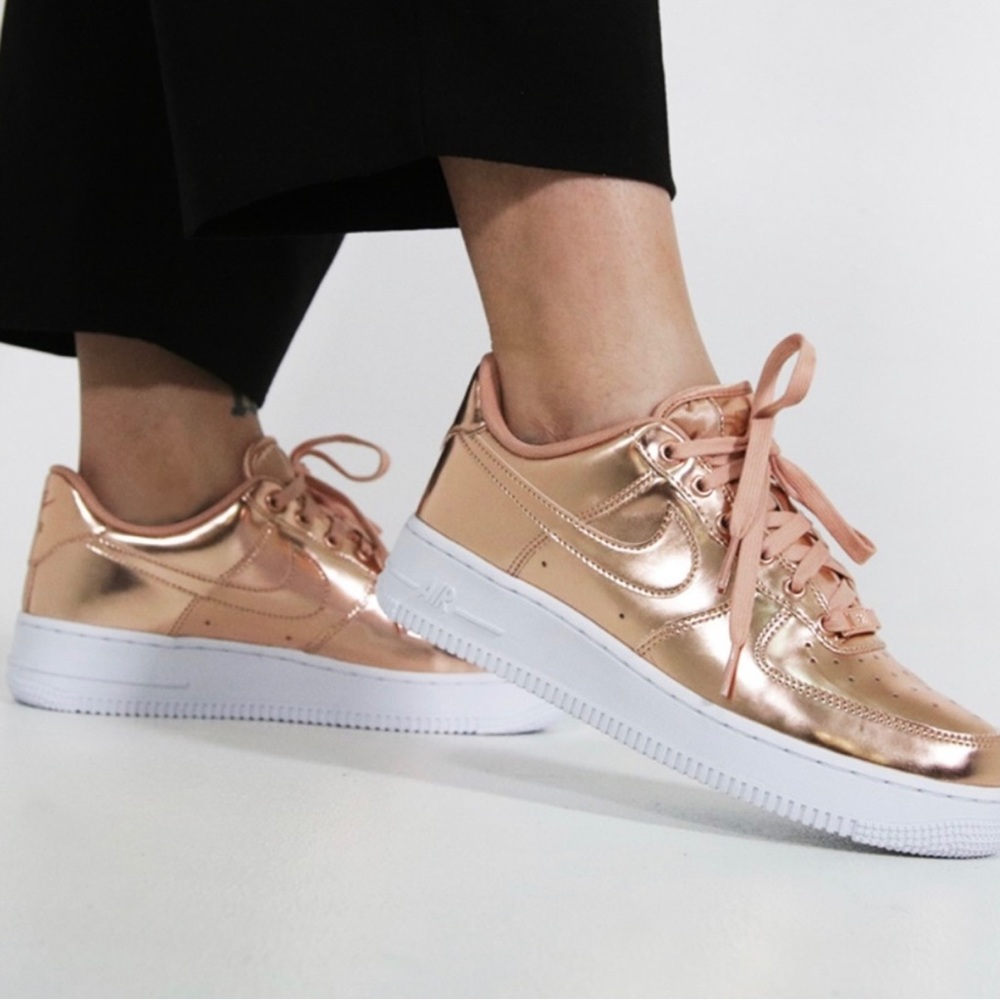 NIKE Air Force 1 SP Rose Gold
